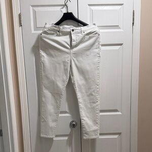 a.n.a Women's Cream Ankle Jeans